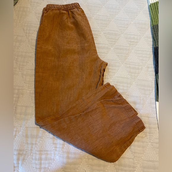 100% linen Eileen Fisher pant. Perfect Fall color to dress up or down. - Picture 7 of 7